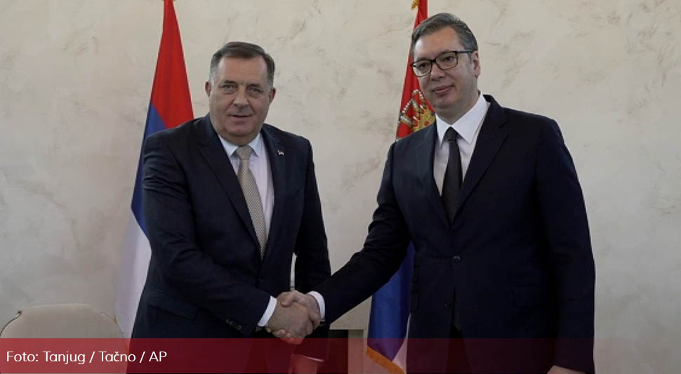 639df487af81c-Dodik i Vucic.jpg